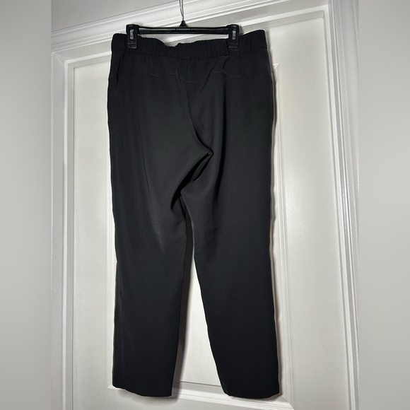 Lululemon Black and Olive On The Fly Woven Track Pants - Picture 8 of 8